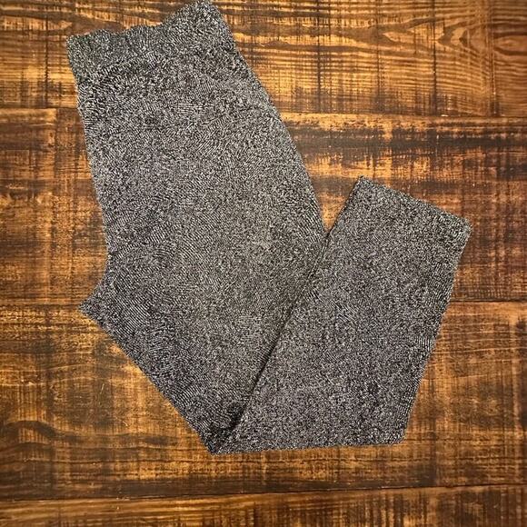 EUC- Lululemon On the Fly Pants - Picture 4 of 7